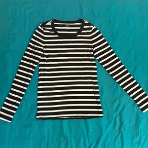 GAP Black/White Favorite Tee XS Petite